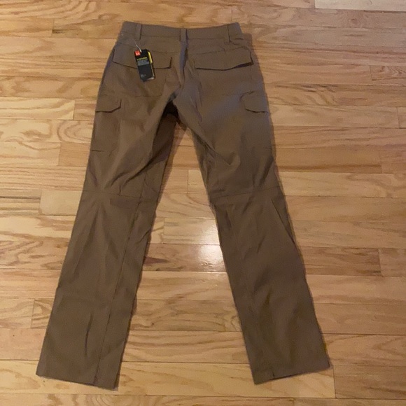 Brand New Underarmour Cargo Pants 🔥 - Picture 2 of 5